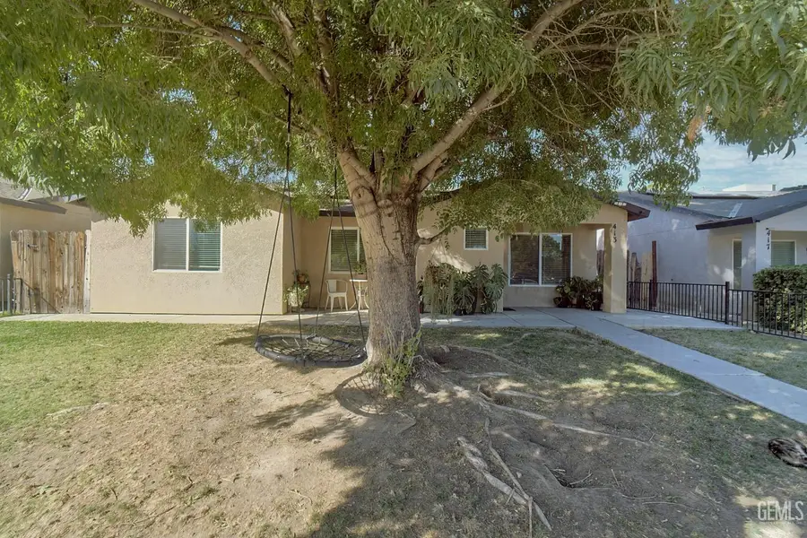 413 TAYLOR STREET, Taft, CA 93268 - #2