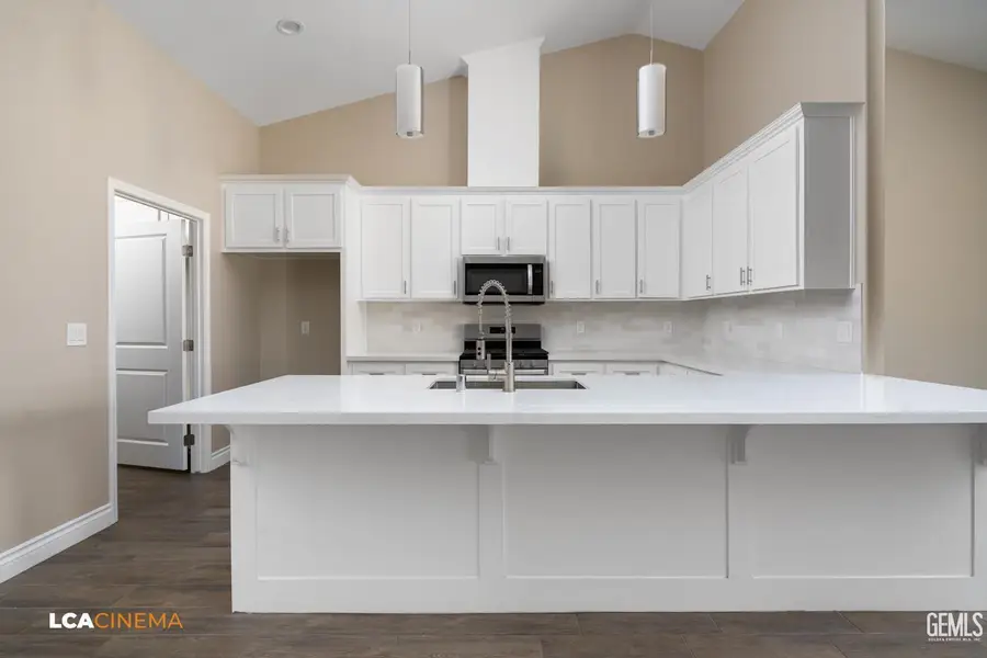 626 SAMMY, Shafter, CA 93263 - #2