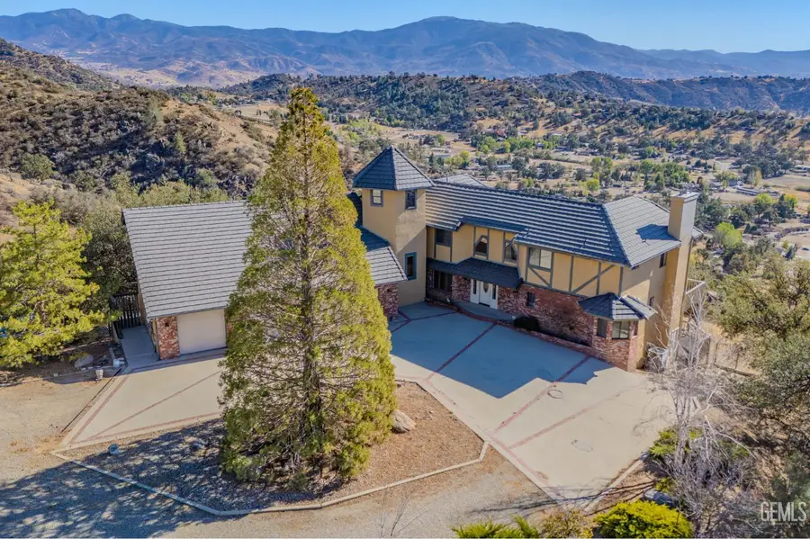 24050 JACARANDA DRIVE, Tehachapi, CA 93561 - #2