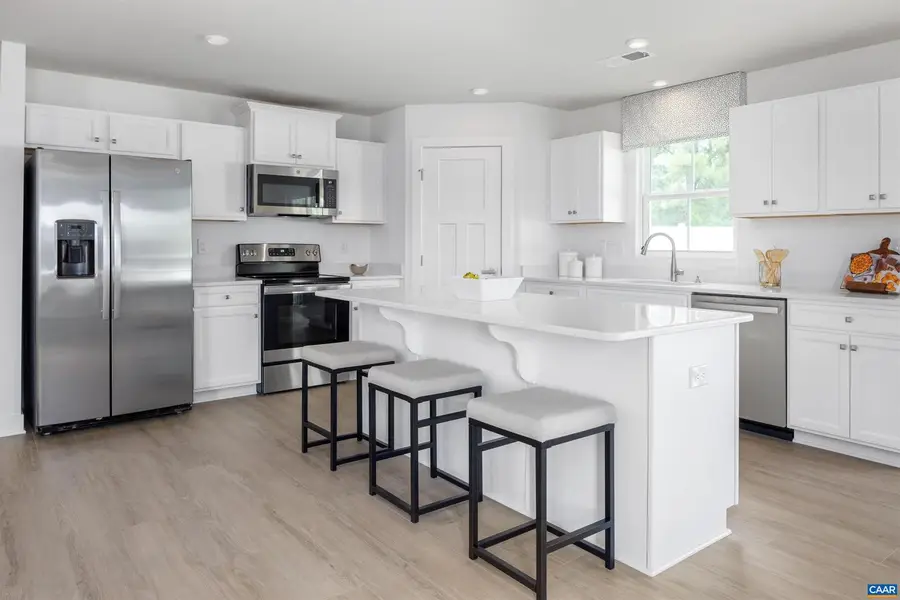 128 Gunnison Dr, Barboursville, VA 22923 - Image #2