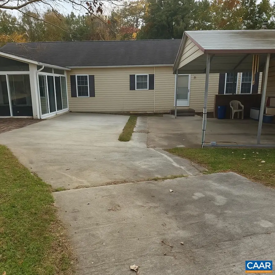 659 Sports Lake Rd, New Canton, VA 23123 - Image #2