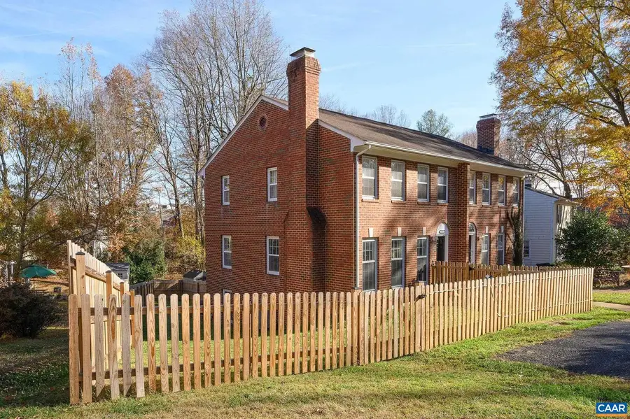 521 Woodmont Dr, Charlottesville, VA 22901 - Image #3