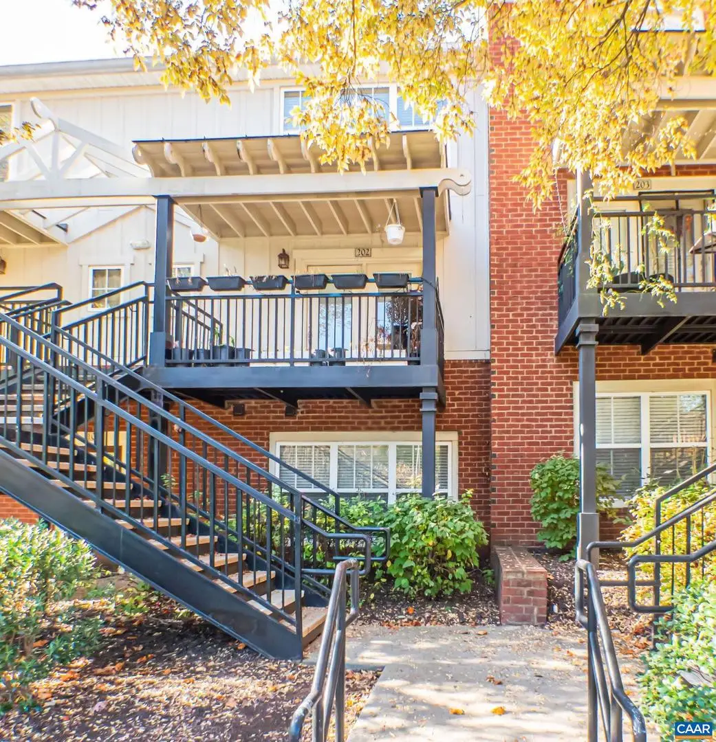 1615 Elmwood Ct #202, Charlottesville, VA 22903 - Image #1