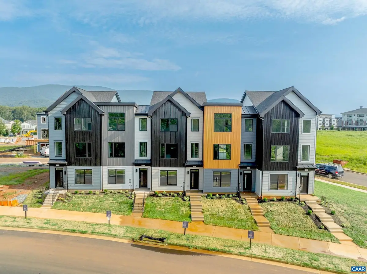 34 Golf Dr, Crozet, VA 22932 - Image #1