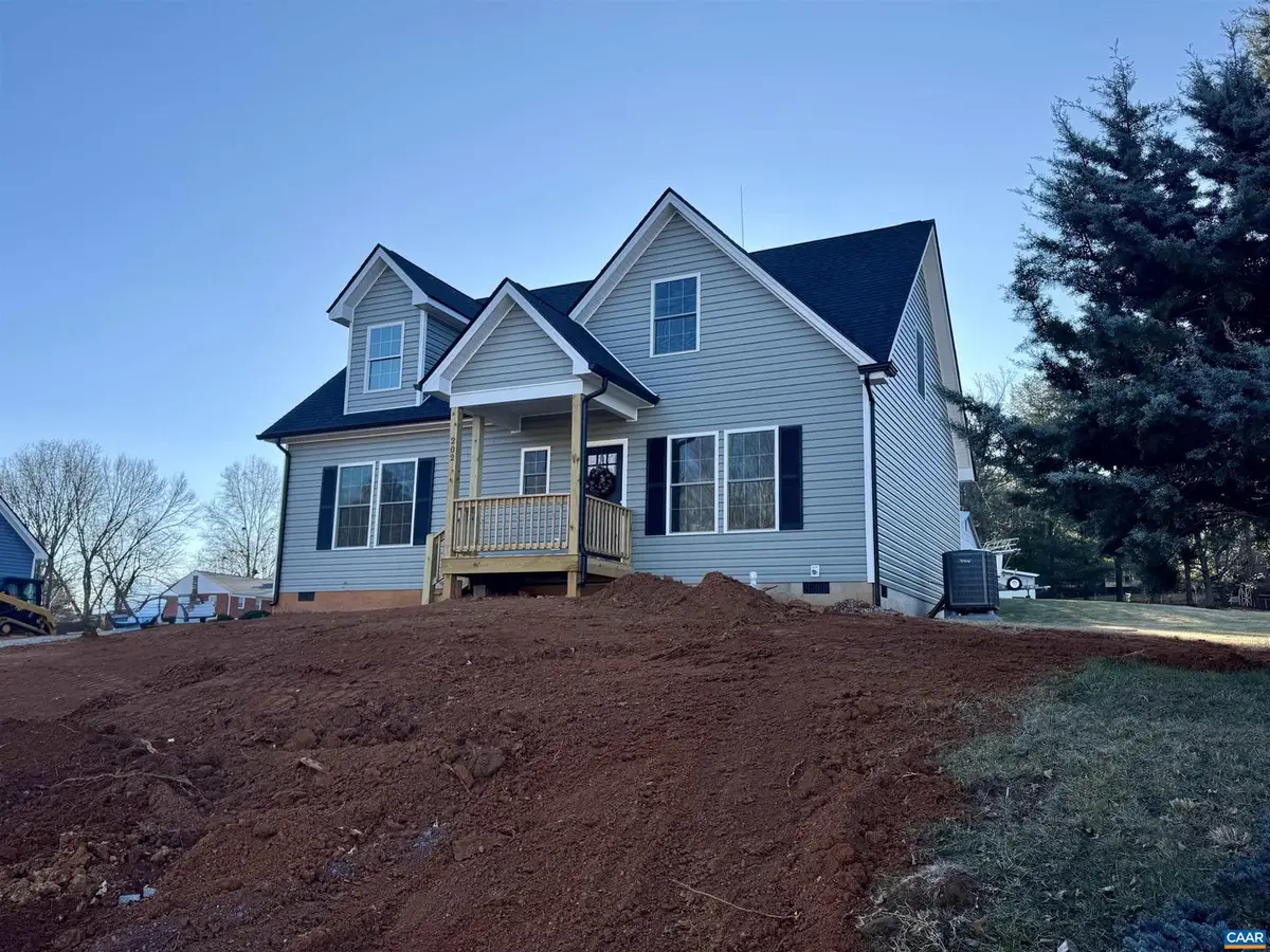 202 Robin Hood Rd, Staunton, VA 24401 - Image #1