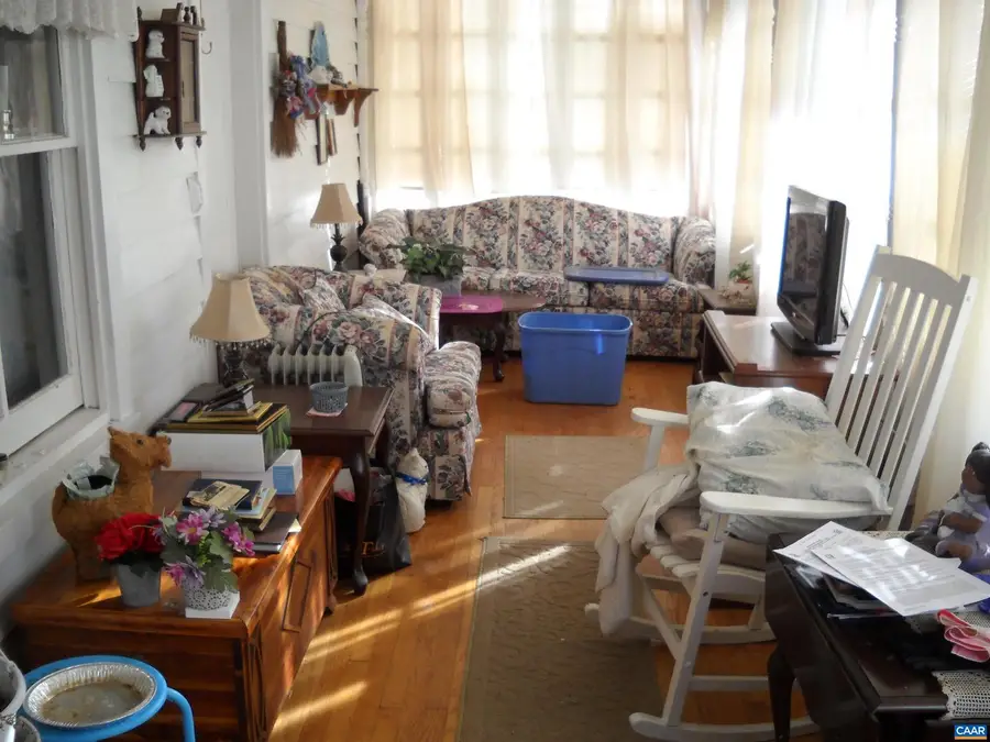 342 Morgans Hill Rd, Arvonia, VA 23004 - Image #2