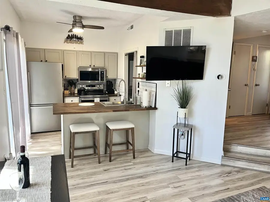 476 Three Ridges Condos, Roseland, VA 22967 - #3