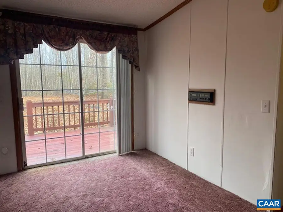 283 Hummingbird Rd, Scottsville, VA 24590 - #3