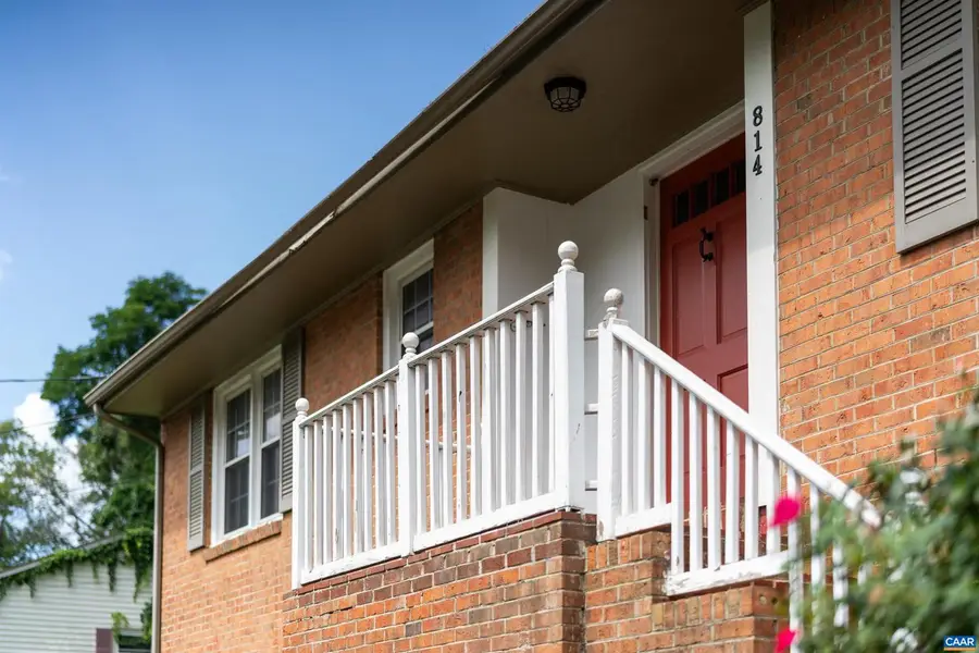 814 N Coalter St, Staunton, VA 24401 - Image #2