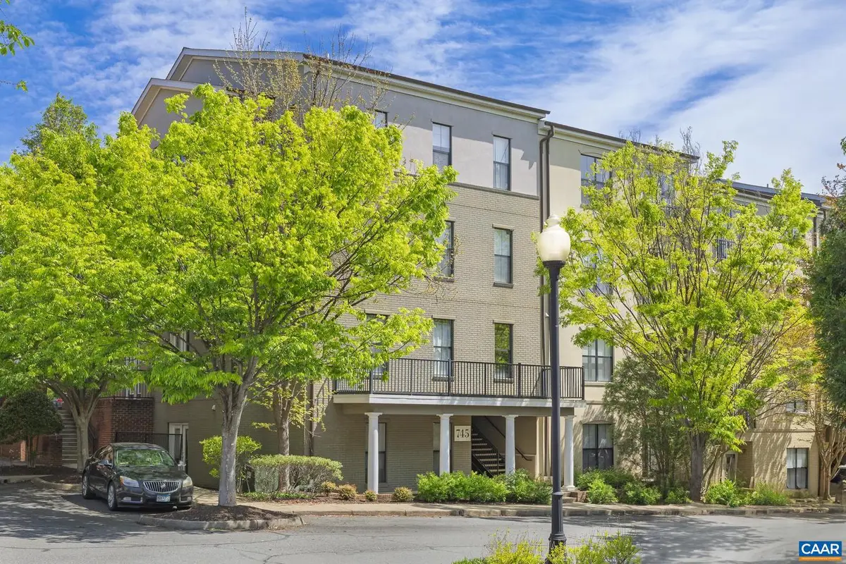 745 Walker Sq #3b, Charlottesville, VA 22903 - Image #1