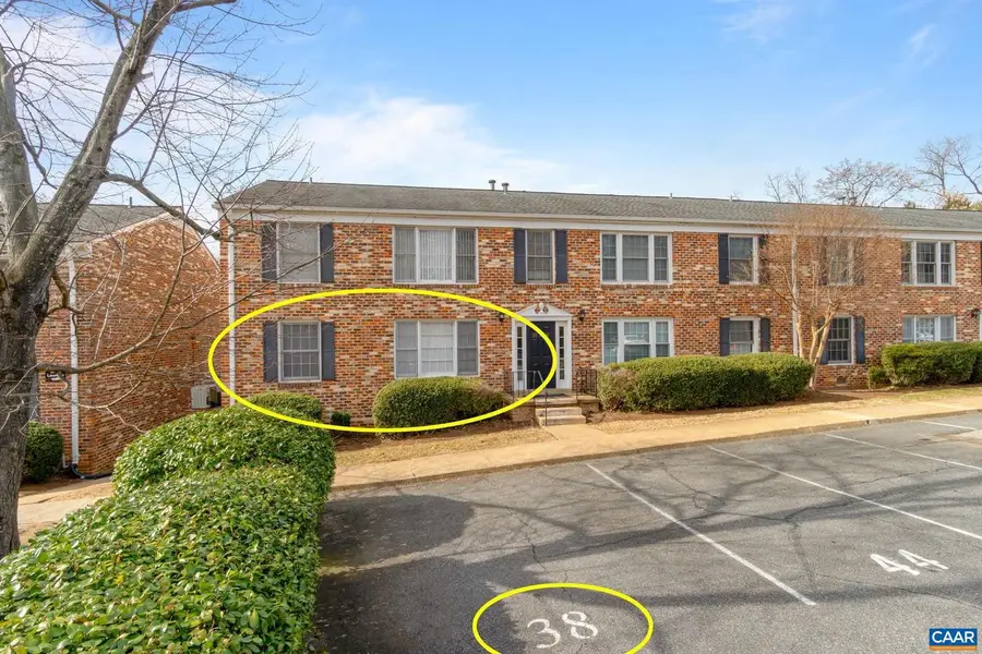 2527 Hydraulic Rd #38, Charlottesville, VA 22901 - Image #3