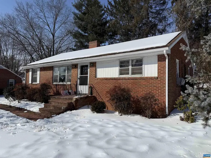 908 Belmore Ave, Staunton, VA 24401 - #2