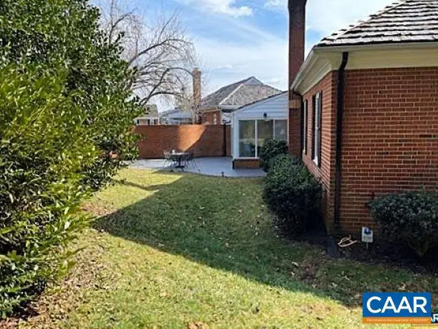 20 Ednam Village St, Charlottesville, VA 22903 - #2