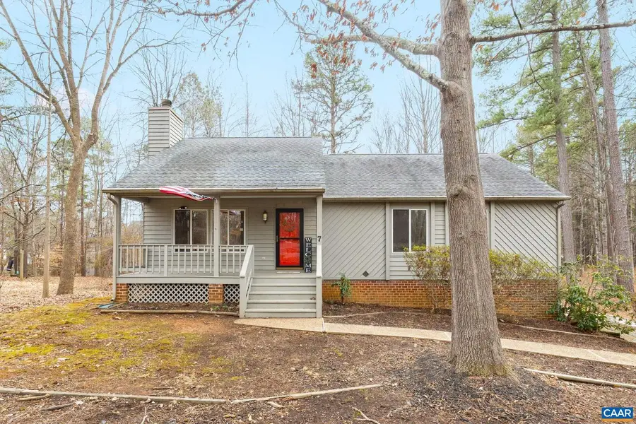 7 Englewood Dr, Palmyra, VA 22963 - #2