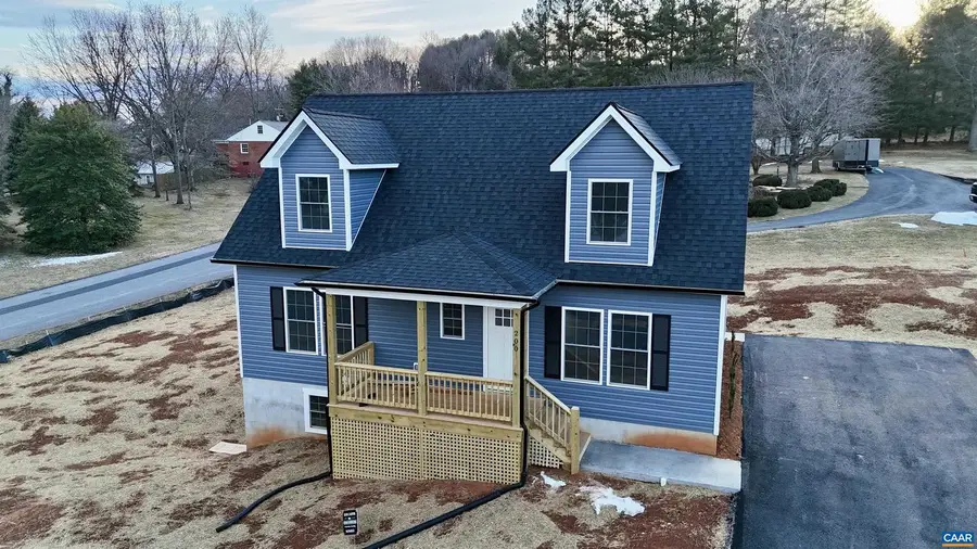 200 Robin Hood Rd, Staunton, VA 24401 - #2