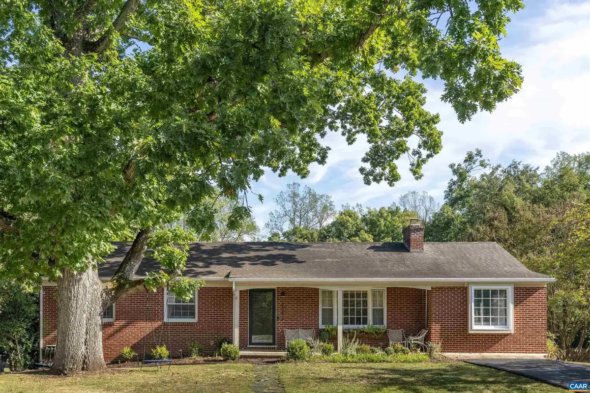 2302 Wakefield Rd, Charlottesville, VA 22901 - #1