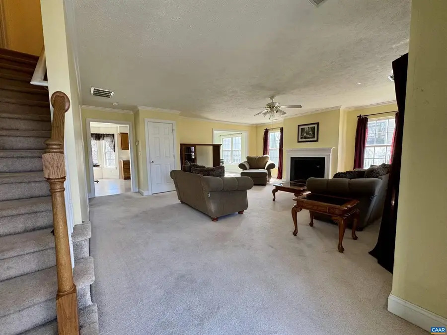 212 Kingsport Rd, Waynesboro, VA 22980 - #3