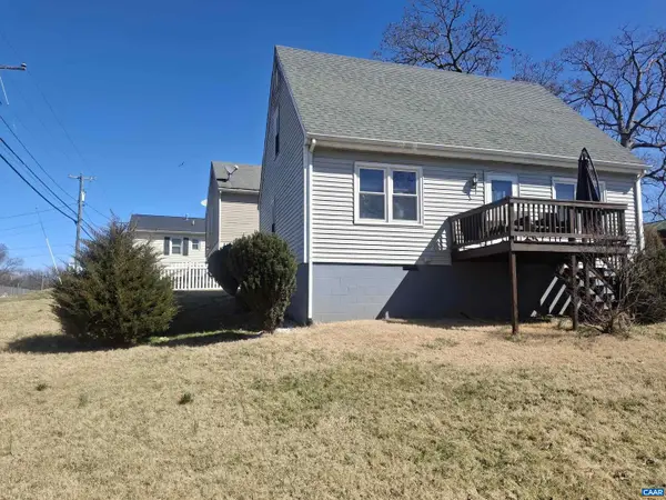 642 N Delphine Ave, WAYNESBORO, VA 22980