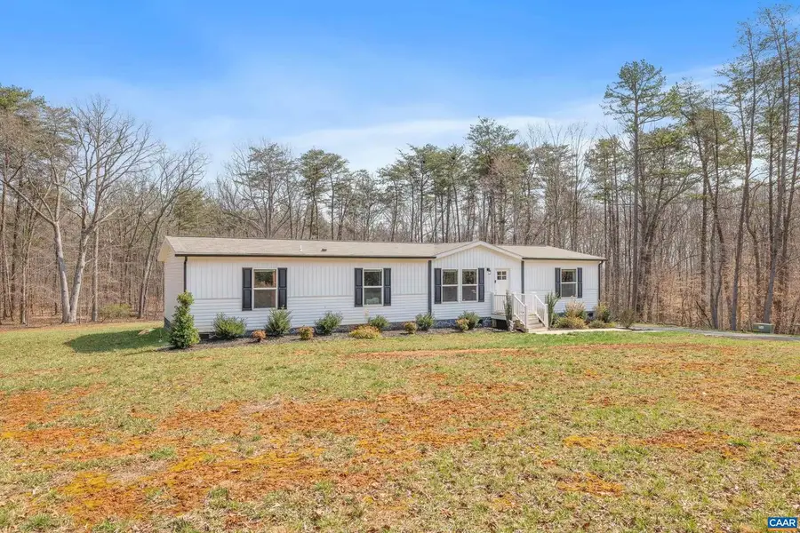 235 Shores Rd, Palmyra, VA 22963 - #2
