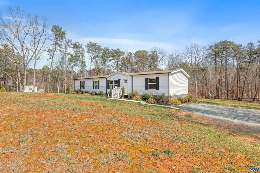 235 Shores Rd, Palmyra, VA 22963 - #3