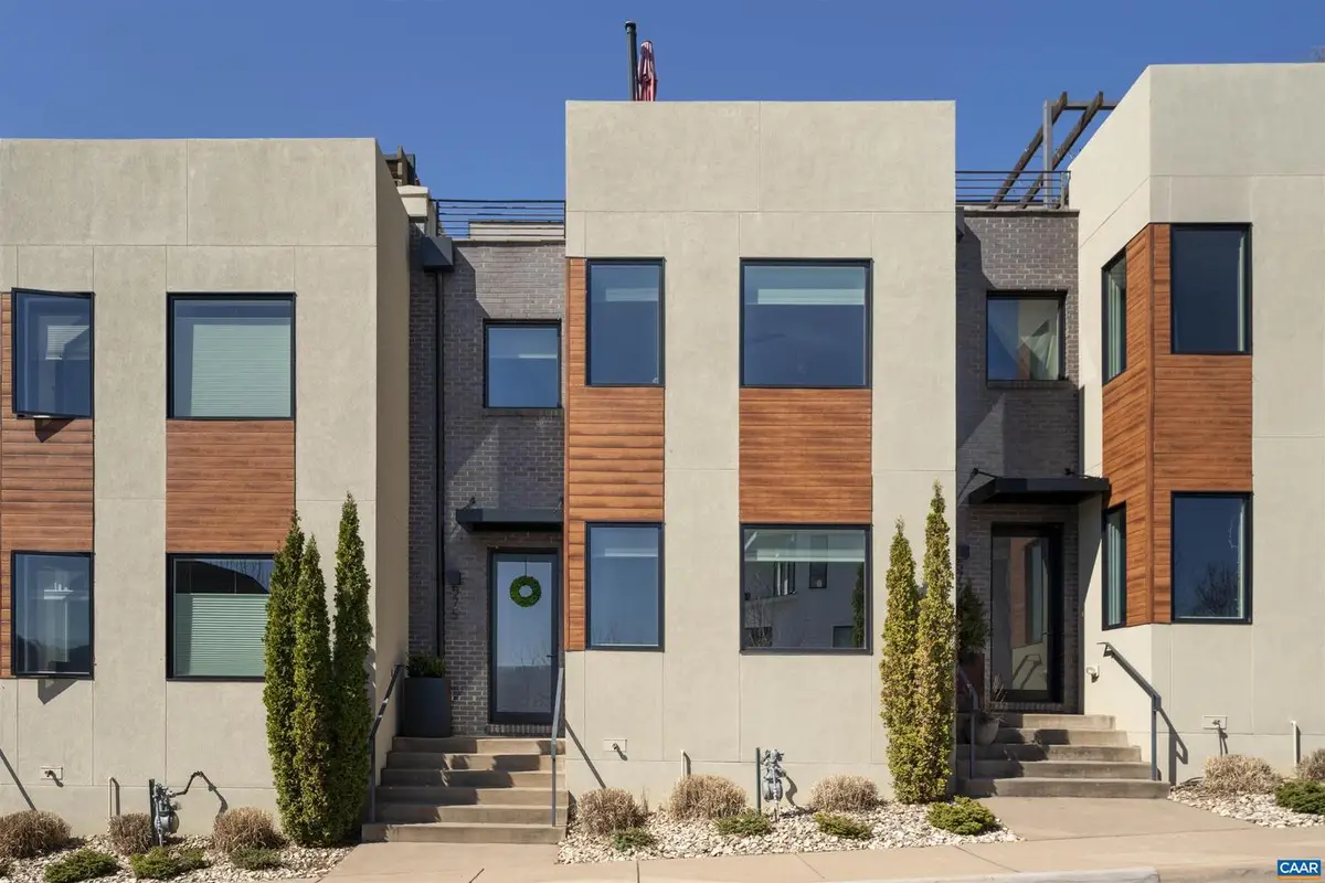 575 Lochlyn Hill Dr, Charlottesville, VA 22901 - #1