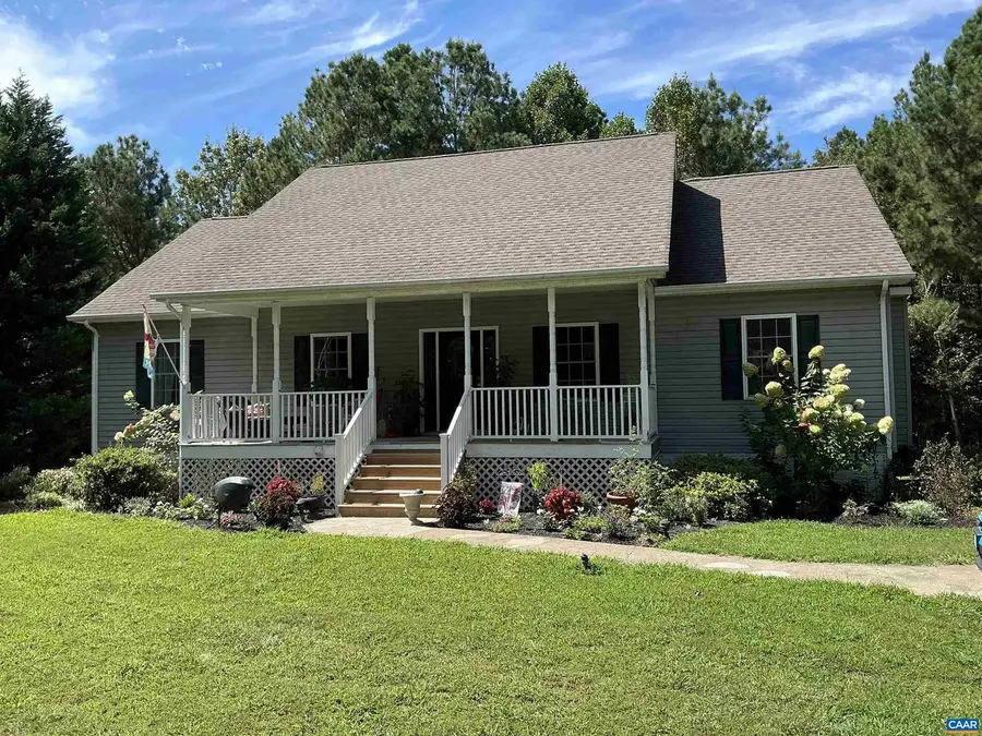 145 Butler Ln, Scottsville, VA 24590 - #2