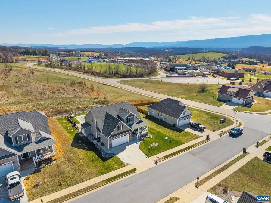 115 Hull Hills Ln, Staunton, VA 24401 - #2