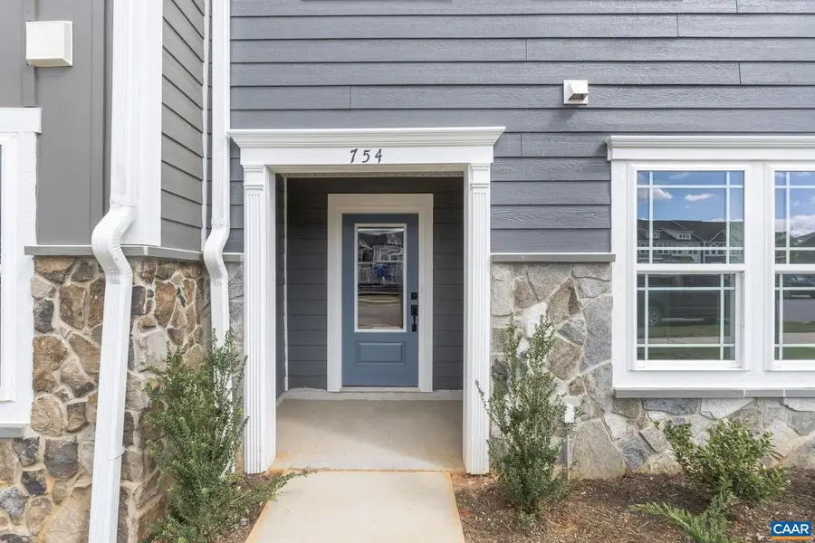 136 Park Ridge Dr, Crozet, VA 22932 - #3
