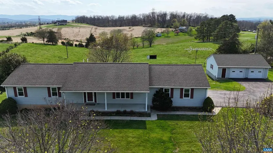 224 Saint James Rd, Fishersville, VA 22939 - #2