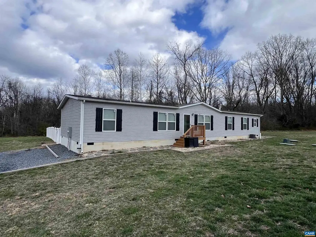 408 Sandy Ridge Rd, Waynesboro, VA 22980 - #1