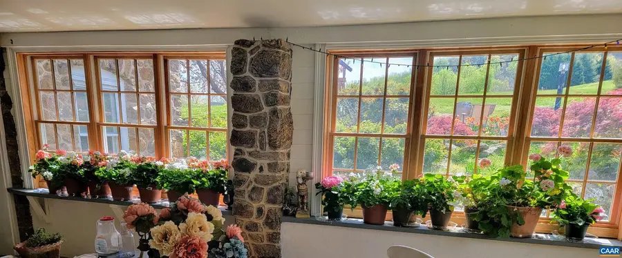 128 Rockfish Orchard Dr, Afton, VA 22920 - #3