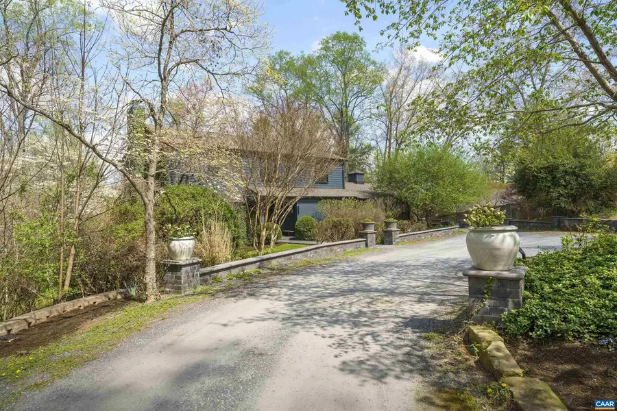 2220 Cornwall Rd, Charlottesville, VA 22901 - #3