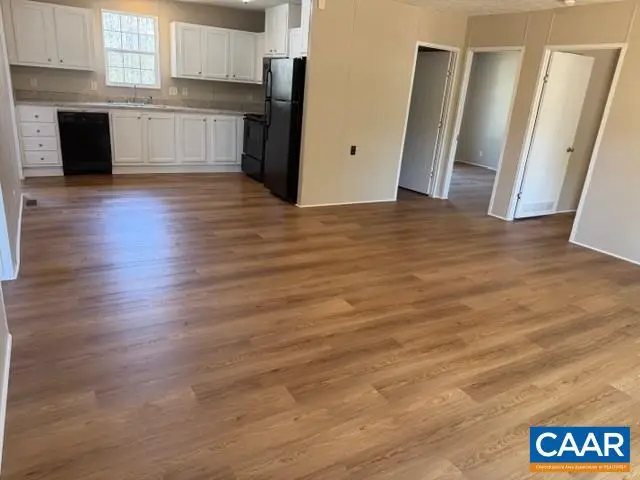 319 Ivy Rd, Howardsville, VA 24562 - #2