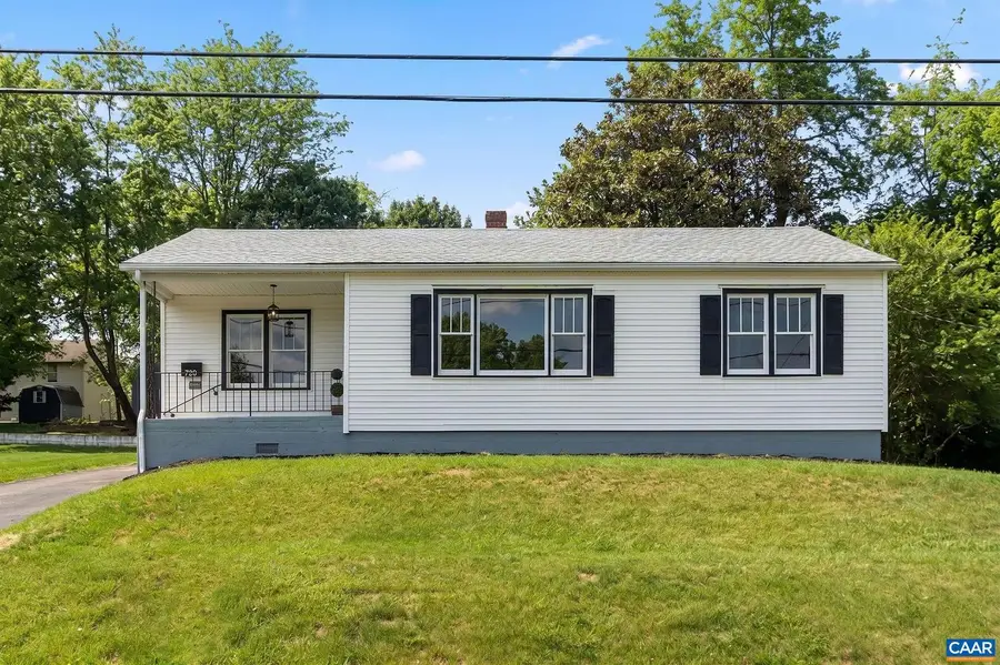 720 Cherry Hill Dr, Staunton, VA 24401 - #2