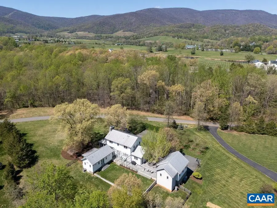 6877 Harvest Farms Ln, Crozet, VA 22932 - #3