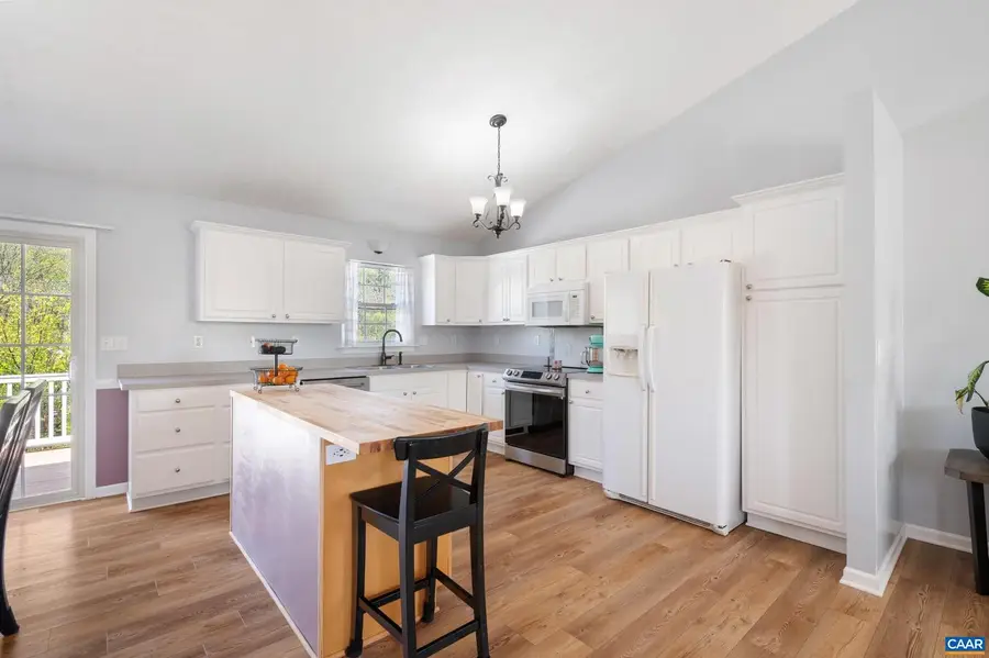 225 Mayfield Ln, Waynesboro, VA 22980 - #2