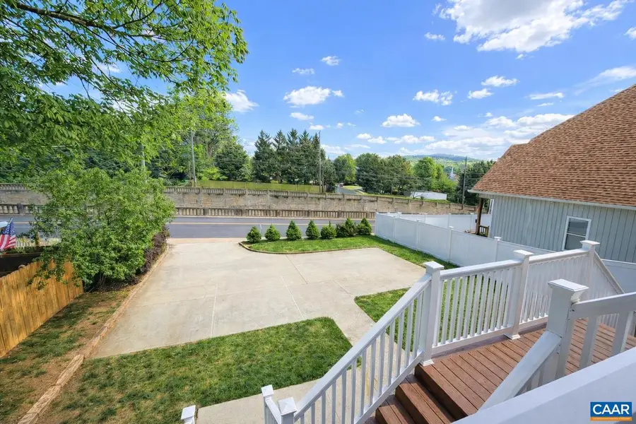 1006 Long St, Charlottesville, VA 22901 - #2