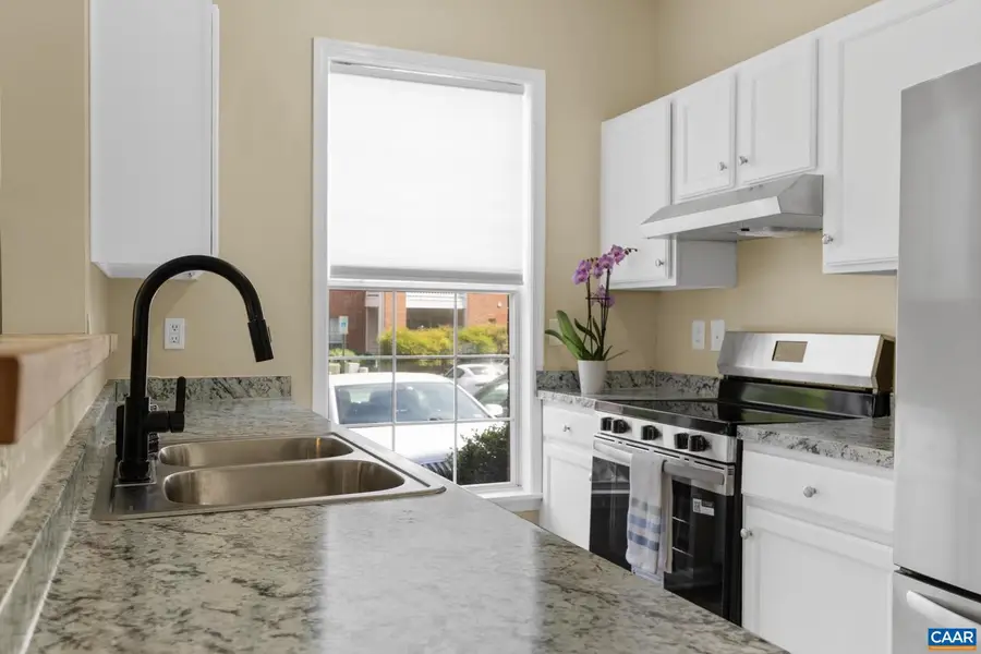 300 Riverbend Dr #1f, Charlottesville, VA 22911 - #3