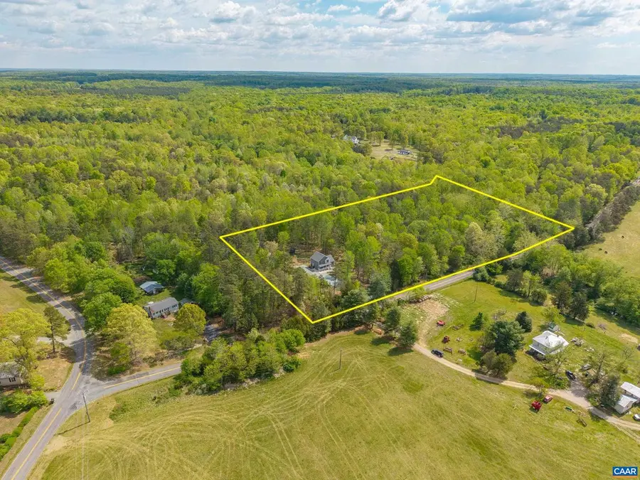 87 Barnaby Rd, Palmyra, VA 22963 - #3