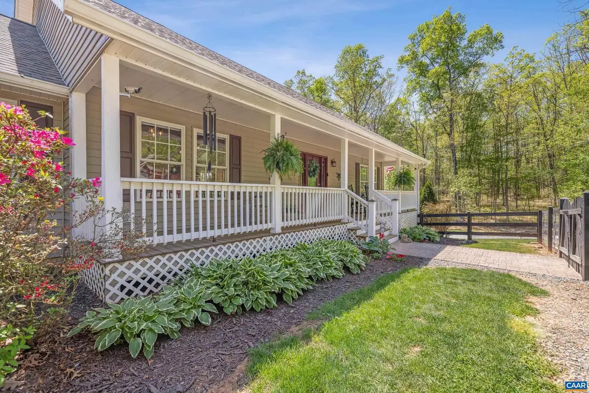 1070 Loving Rd, Zion Crossroads, VA 22942 - #1
