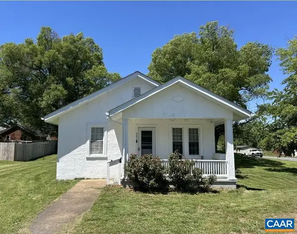 681 Sherwood Ave, WAYNESBORO, VA 22980