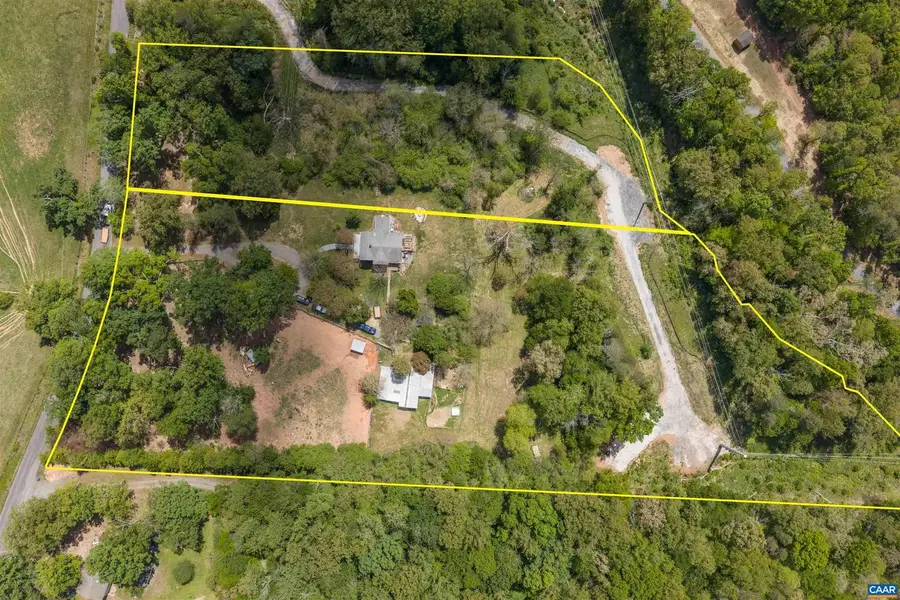418 James River Rd, Scottsville, VA 24590 - #3