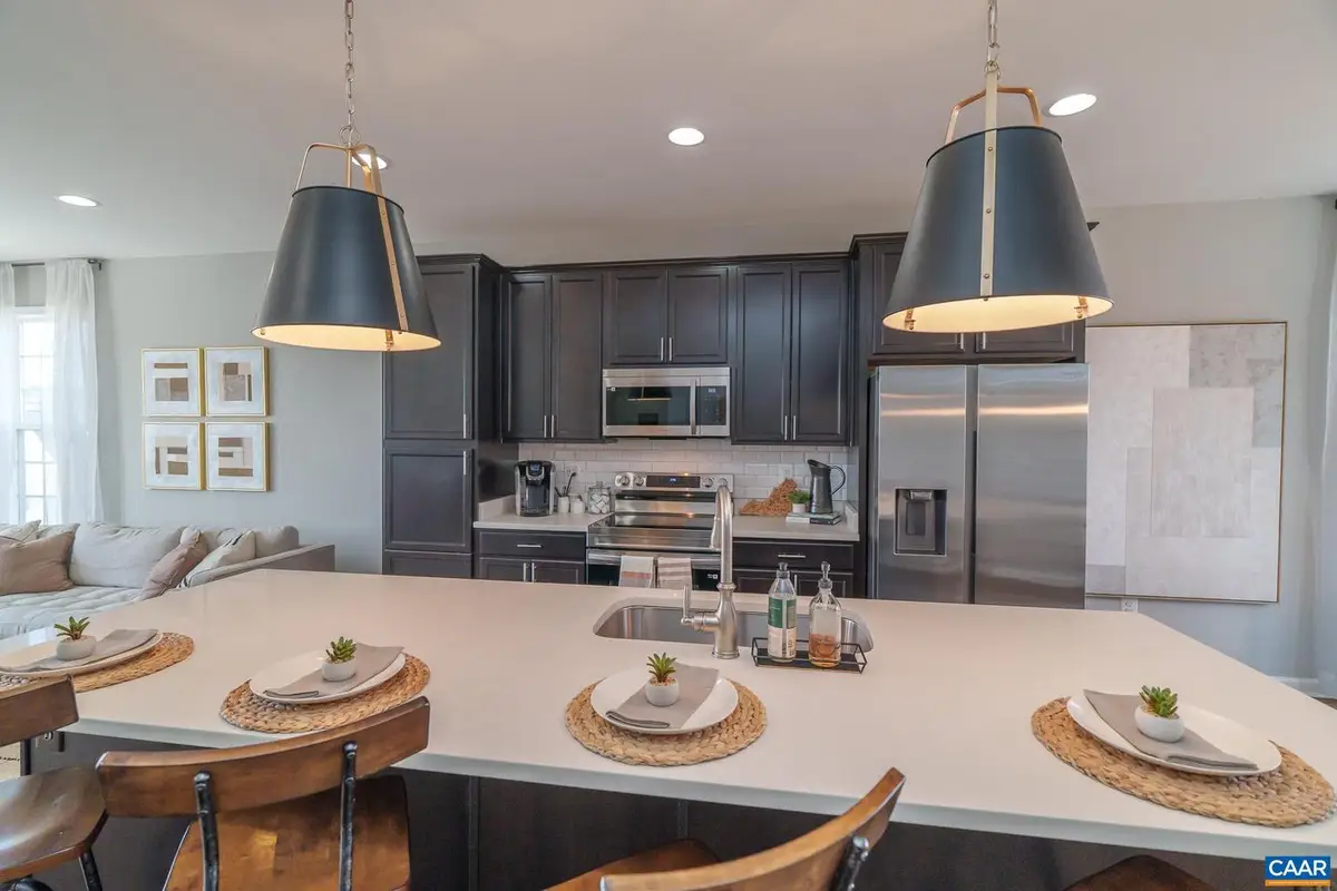 229 Cheshire Ln, Waynesboro, VA 22980 - #1