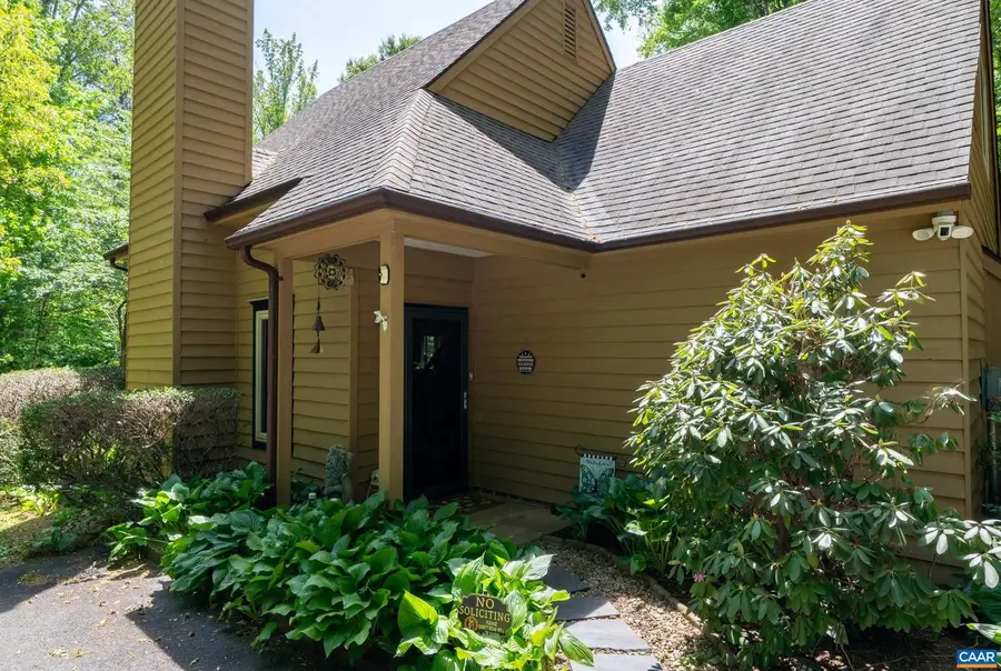 352 Daniels Rd, Barboursville, VA 22923 - #3