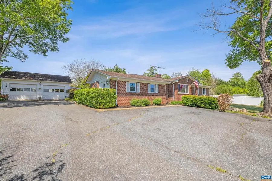 752 Westwood Rd, Stanardsville, VA 22973 - #3