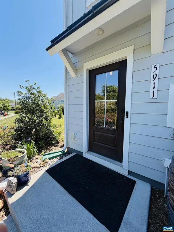5911 Mccomb St, CROZET, VA 22932