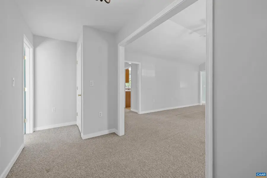 1075 Social Hall Rd, New Canton, VA 23123 - #2