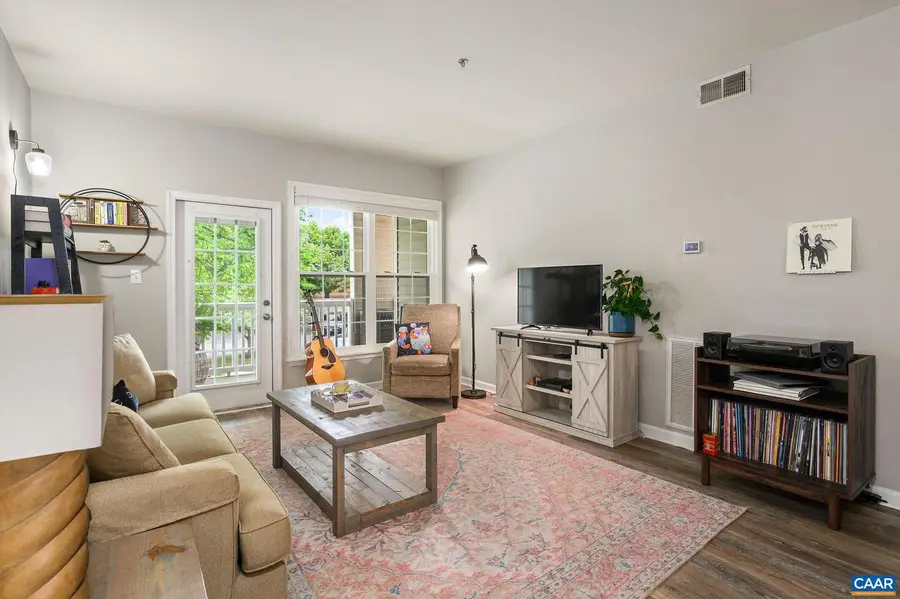 270 Riverbend Dr #2e, Charlottesville, VA 22911 - #3