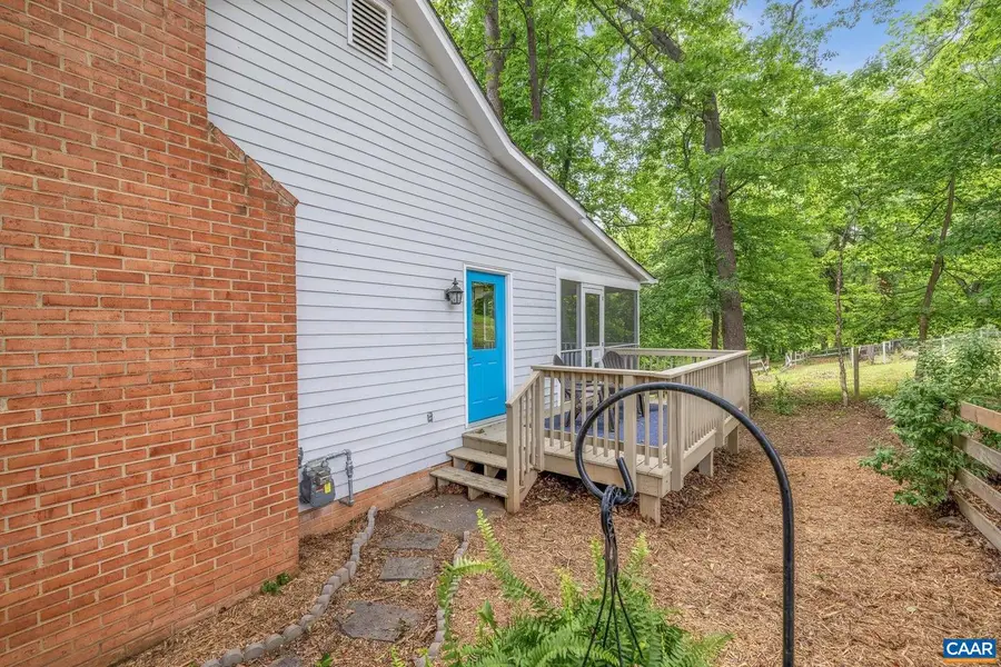 1092 Towne Ln, Charlottesville, VA 22901 - #3