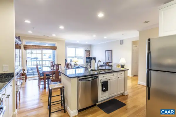 1051 Glenwood Station Ln #104, CHARLOTTESVILLE, VA 22901